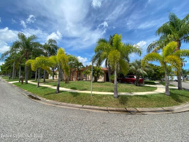 Building Photo - 288 Coral Way W