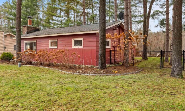 Building Photo - Fully Furnished 2-Bedroom Home Near Hodenp...
