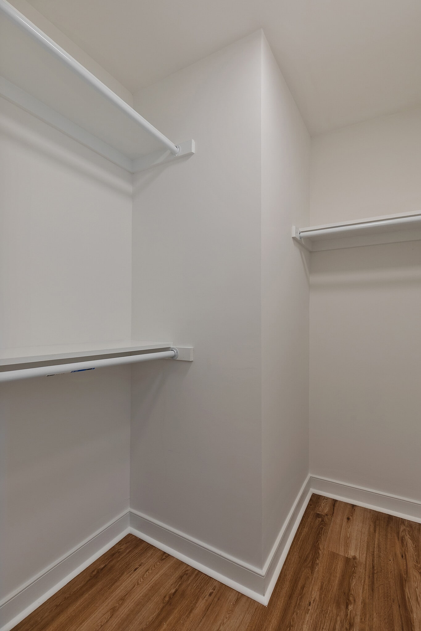 Building Photo - 2629 Dellrose Ave