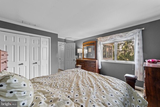 Building Photo - 42 Woodmont Dr