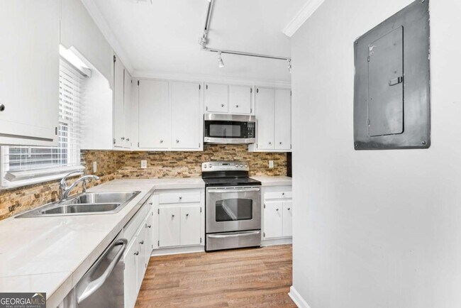 Building Photo - 1420 Old Virginia Ct SE