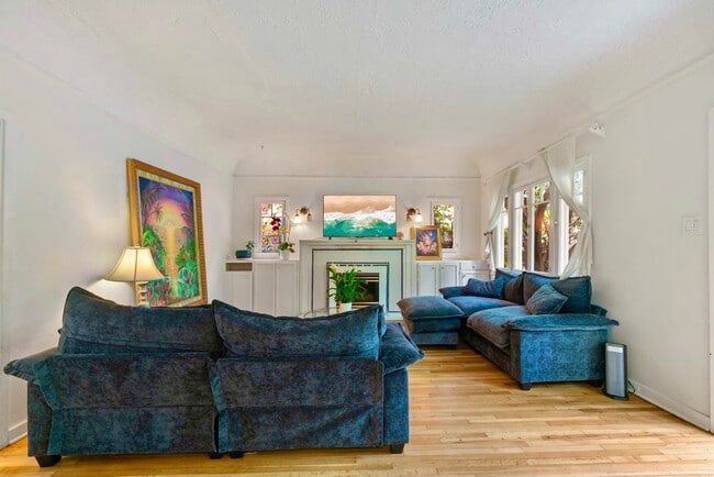 Living Room - 3110 Highland Ave