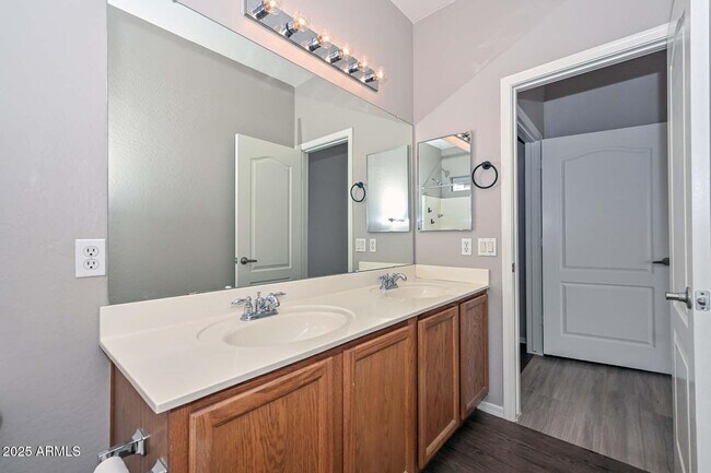 Building Photo - 17149 W Saguaro Ln