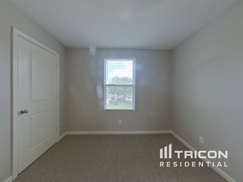 Building Photo - 1058 Lancelot Dr