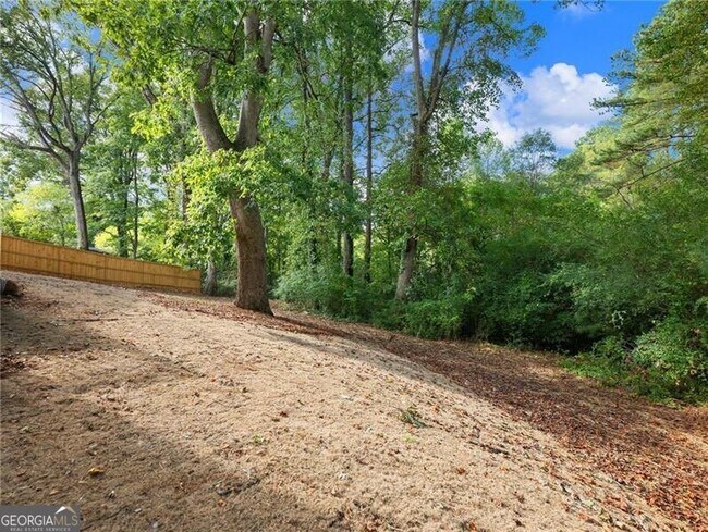 Building Photo - 2438 Shadburn Ferry Dr