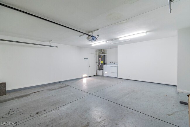 Building Photo - 3780 Avila St