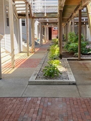 Building Photo - 45 Main St