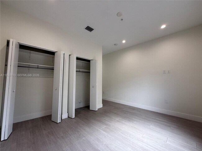 Building Photo - 1786 SW 9th St