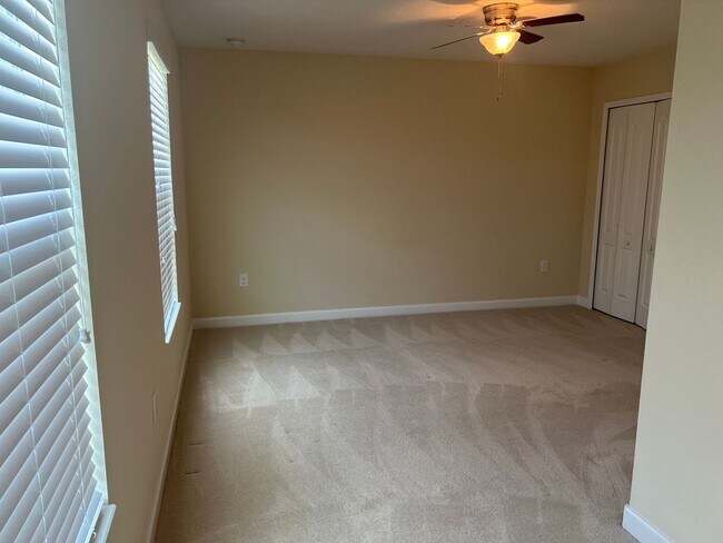 Building Photo - Beautiful 4/3.5 home located in Independence Signature Lakes Community of Winter Garden!