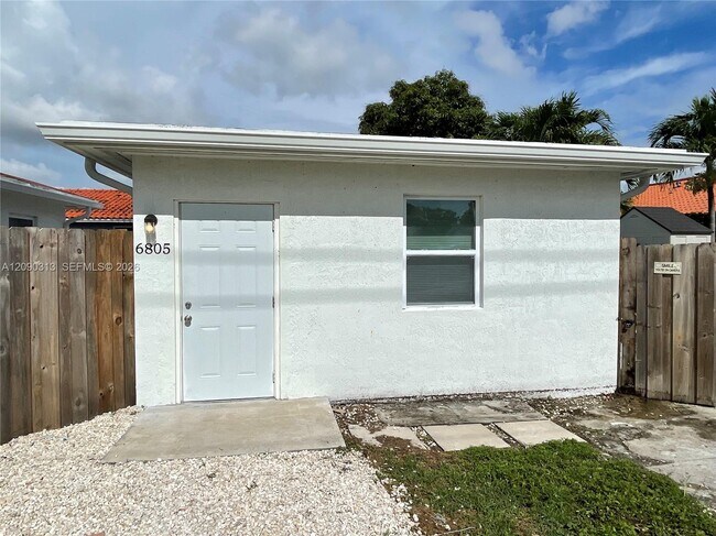 Building Photo - 6801 SW 13th Terrace