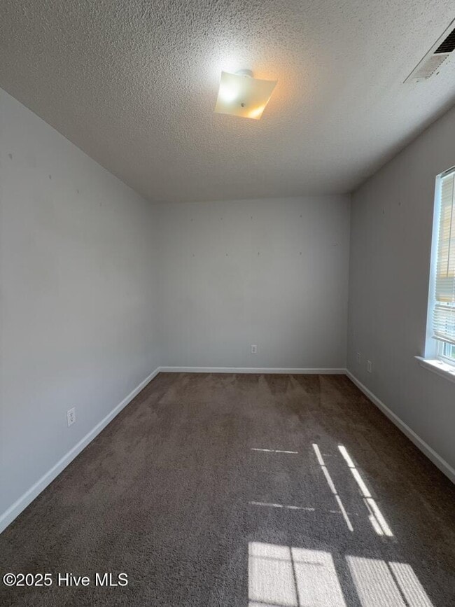 Building Photo - 807 Timberlake Trail