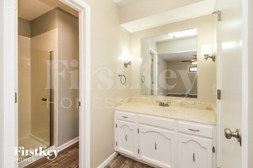 Building Photo - 10002 NW 67 St