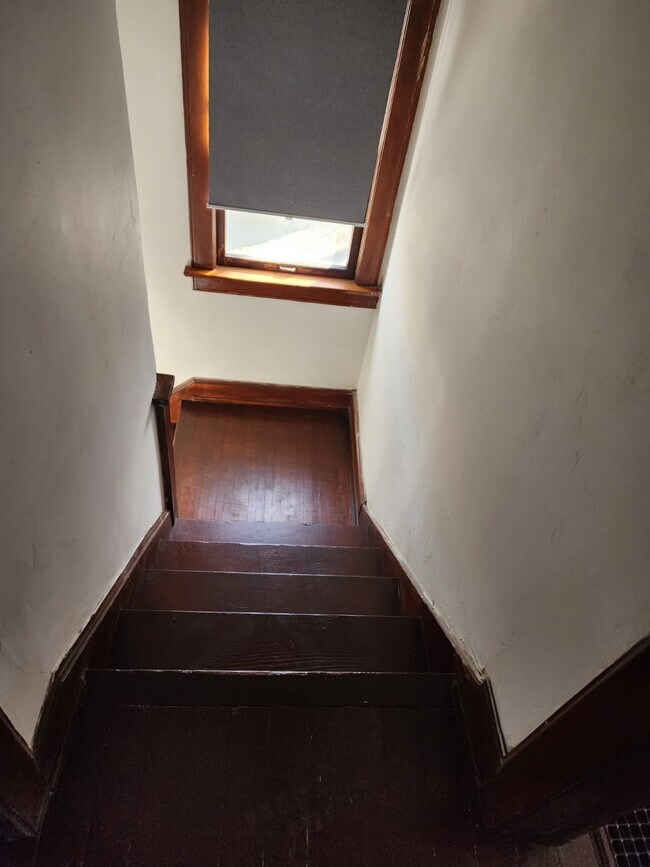 Building Photo - 19 Gibson Ave