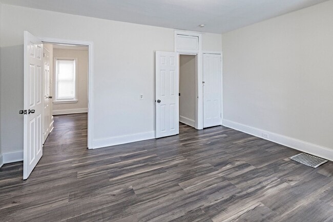 Building Photo - 3 bedroom, 1 bath updated home in The City...