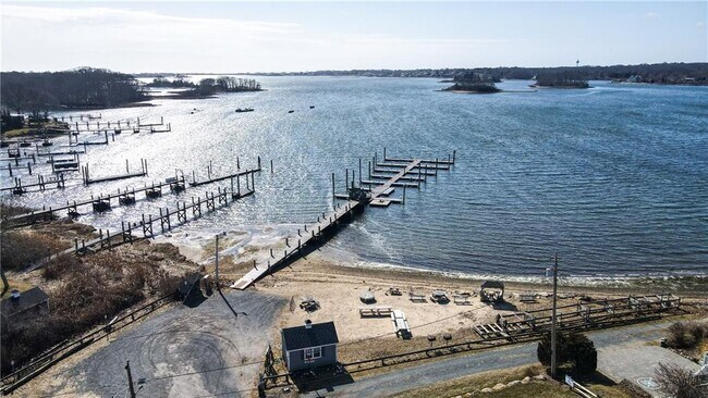 Building Photo - 262 Wood Hill Rd