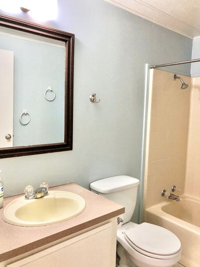 Building Photo - Awesome Updated Single Story in The Darling "Farm" Community of Wildomar, Close to Everything, bu...