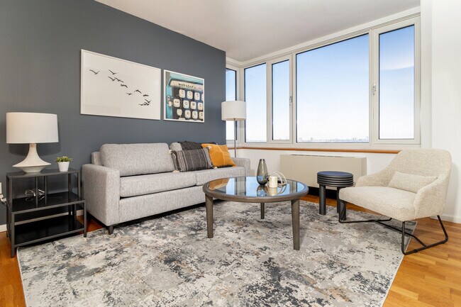 Primary Photo - 635 W 42nd St