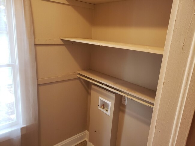 Building Photo - 129 Park Pl