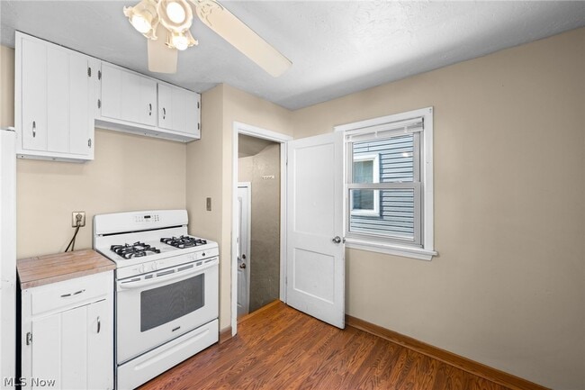 Building Photo - 2438 Brookdale Ave