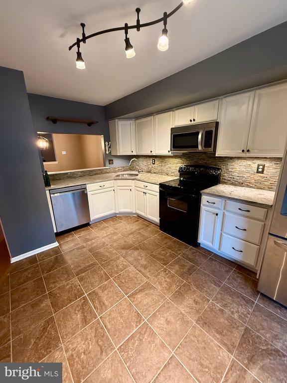 Building Photo - 746 Chessie Ct