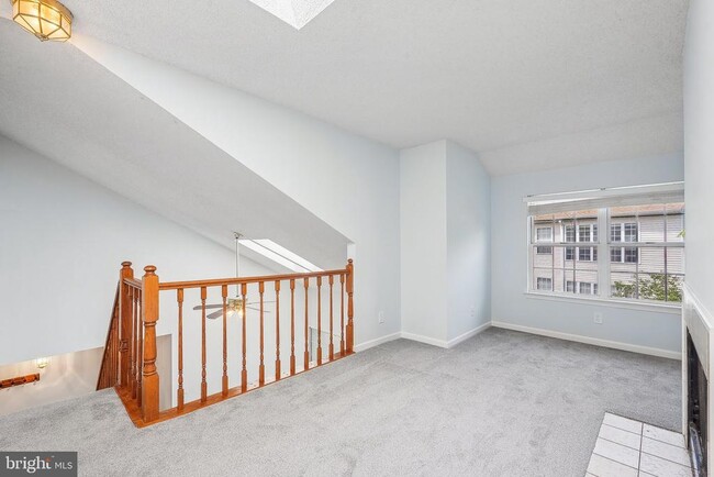 Building Photo - 12108 Green Leaf Ct