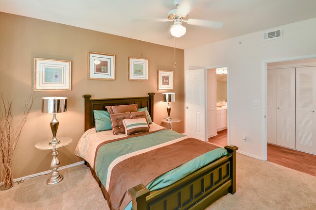 Building Photo - Turnberry Isle Apartment Homes