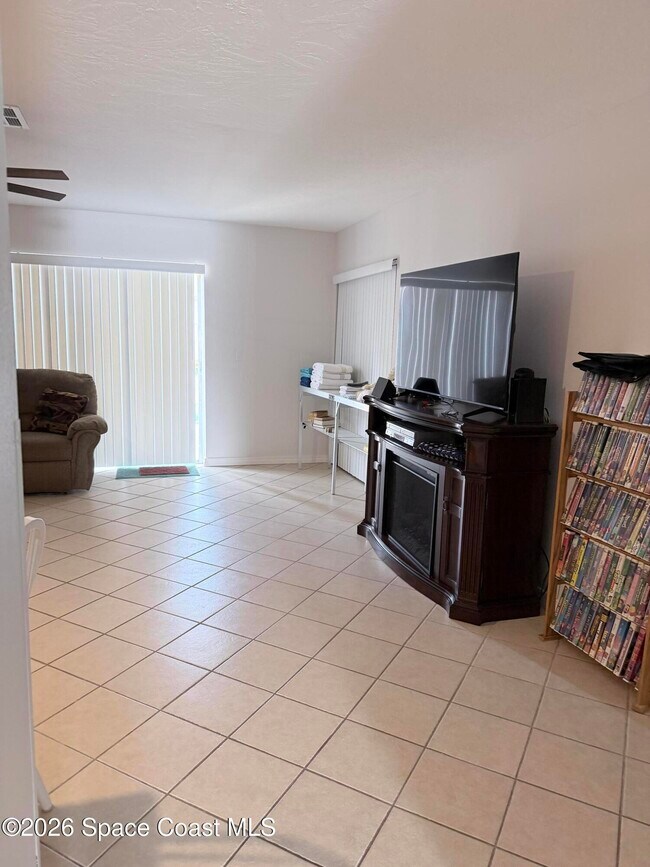 Building Photo - 1114 Steven Patrick Ave