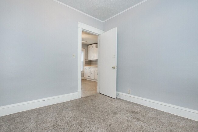 Building Photo - 2811 Henninger Rd