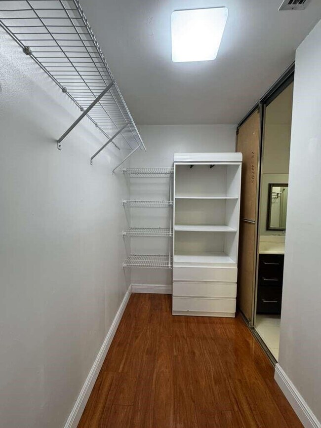 Building Photo - 3167 Cocoplum Cir