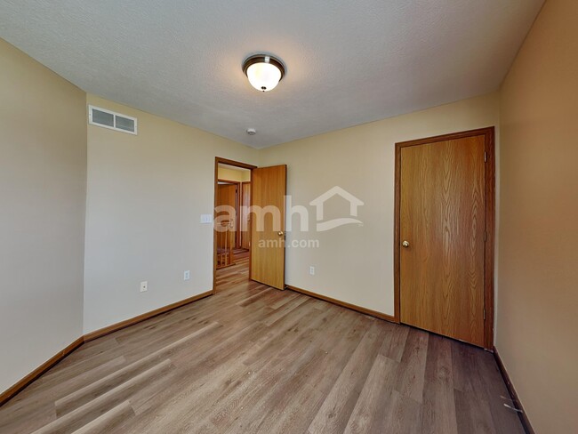 Building Photo - 7793 Waggoner Chase Blvd