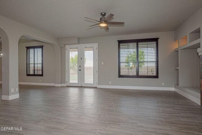 Building Photo - 13292 Emerald Isle St