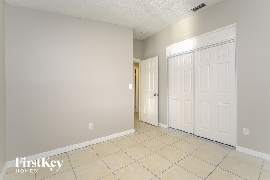 Building Photo - 4544 Weasel Dr