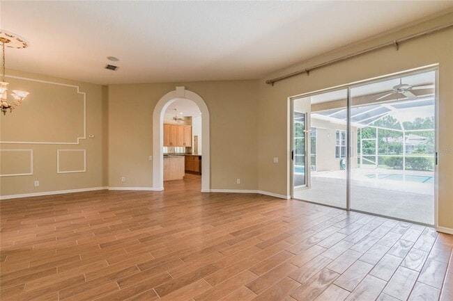 Building Photo - 10559 Greencrest Dr