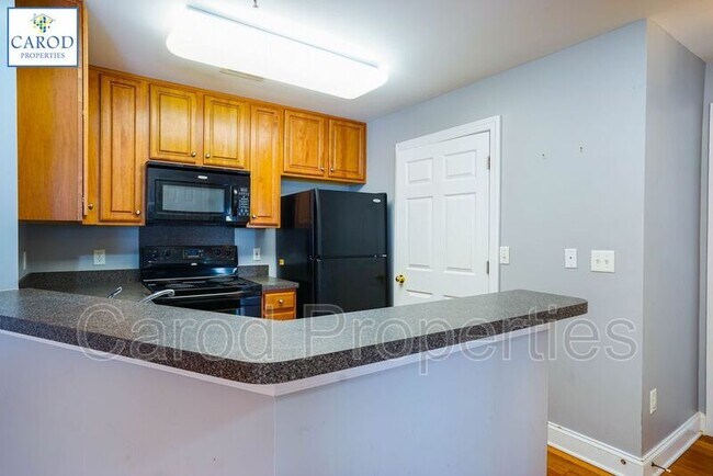 Building Photo - 6351 Park Creek Dr