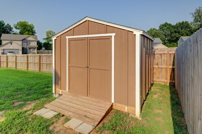 Building Photo - 1385 Harmon Ln