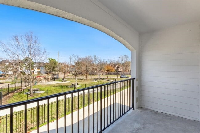 Building Photo - 11623 Waldemar Dr