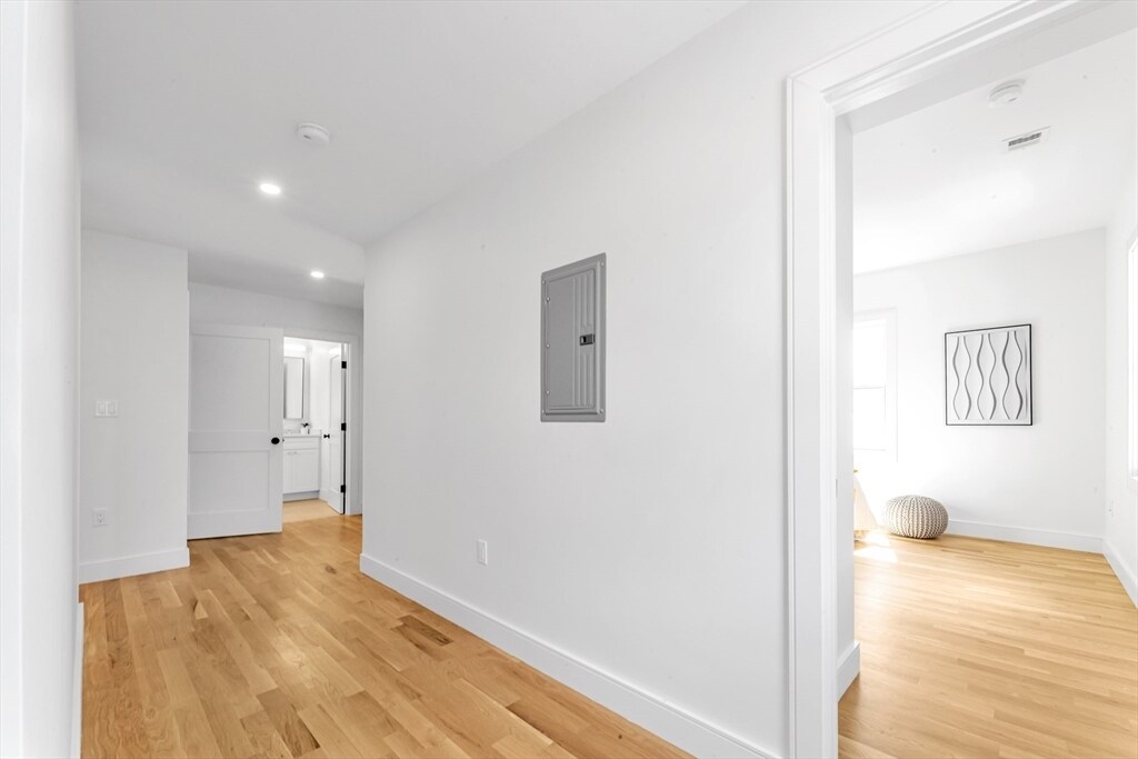 Building Photo - 142 Birch St