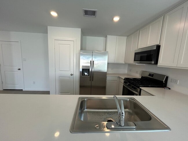 Building Photo - 9215 Speckled Trout Dr