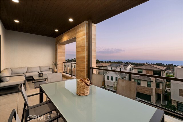 Building Photo - 26304 Paseo Horizonte