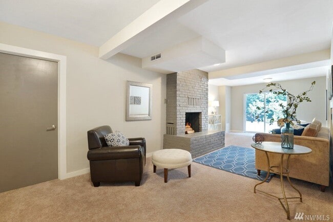 Building Photo - Gorgeous 4 Bedroom, 4 Bath +Bonus Room in Richland Heights