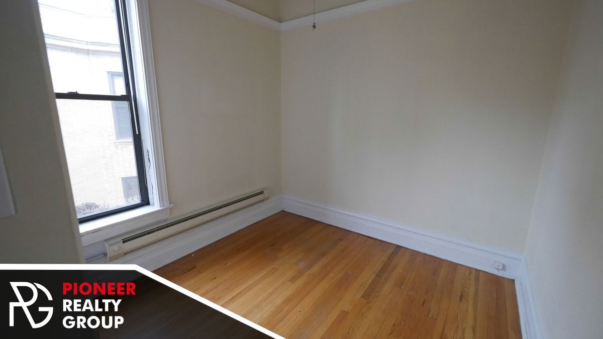 Building Photo - 1216 N Dearborn St