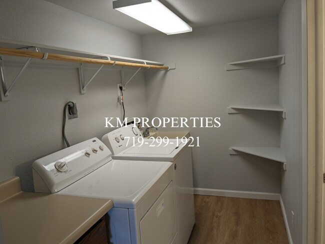 Building Photo - 12 Chicory Ct