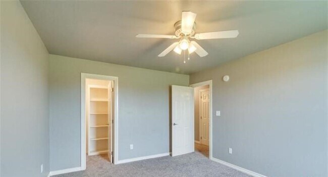 Building Photo - 640 SW Dani Ann Ln