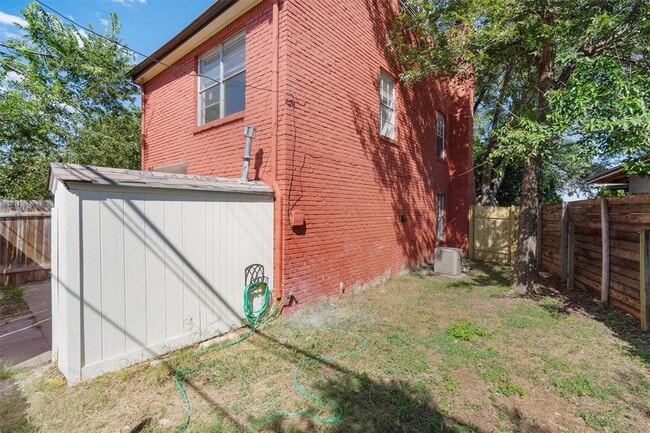 Building Photo - 5800 Belmoor Dr