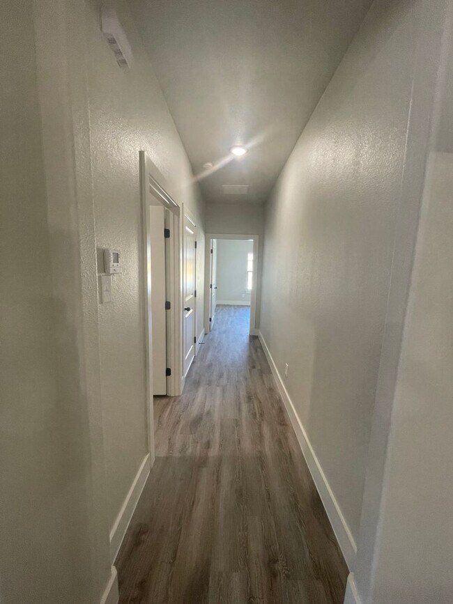 Building Photo - Townhome in Cooper School District!