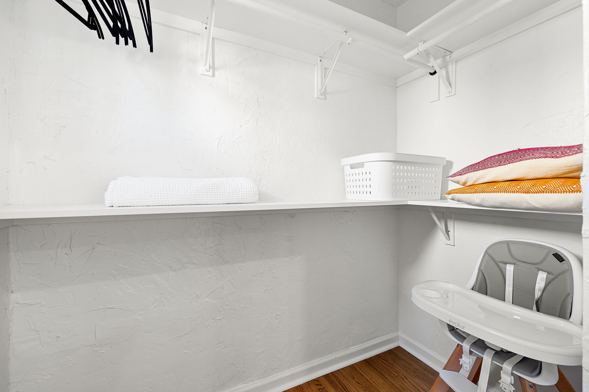 Building Photo - 3758 Gaviota Ave