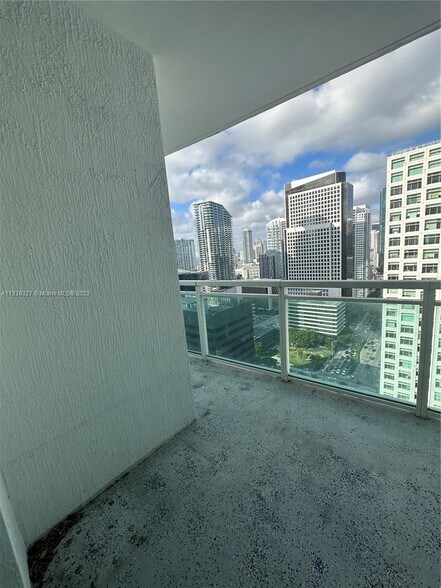 Building Photo - 951 Brickell Ave
