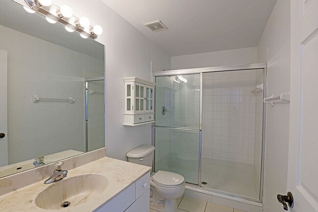 Building Photo - Forest Lake Townhomes 3629-102