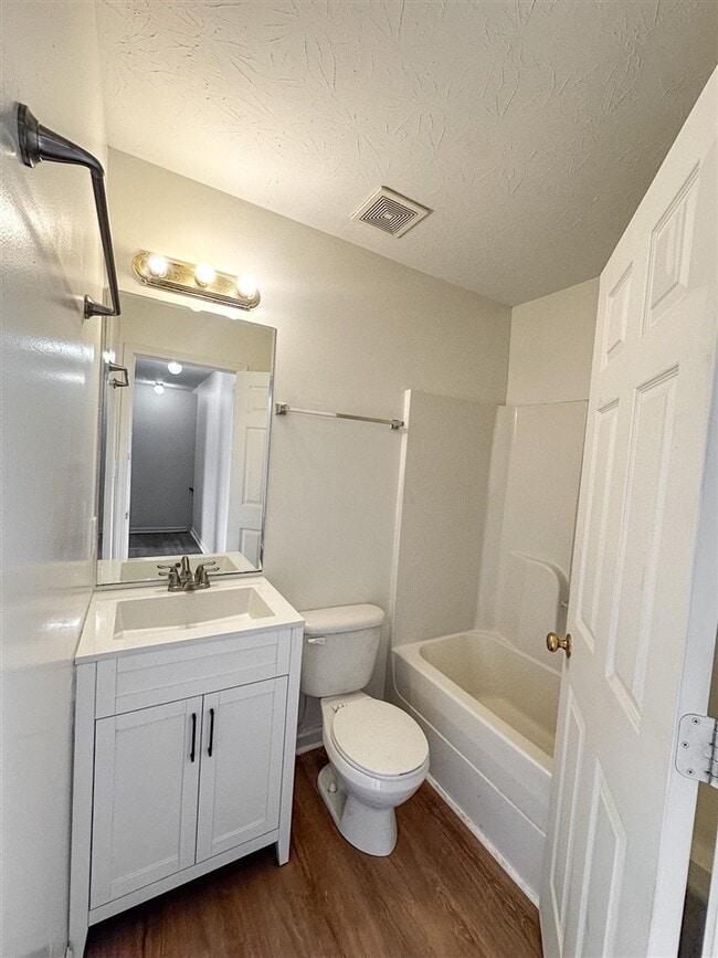 Building Photo - 1225 N Lee Dr