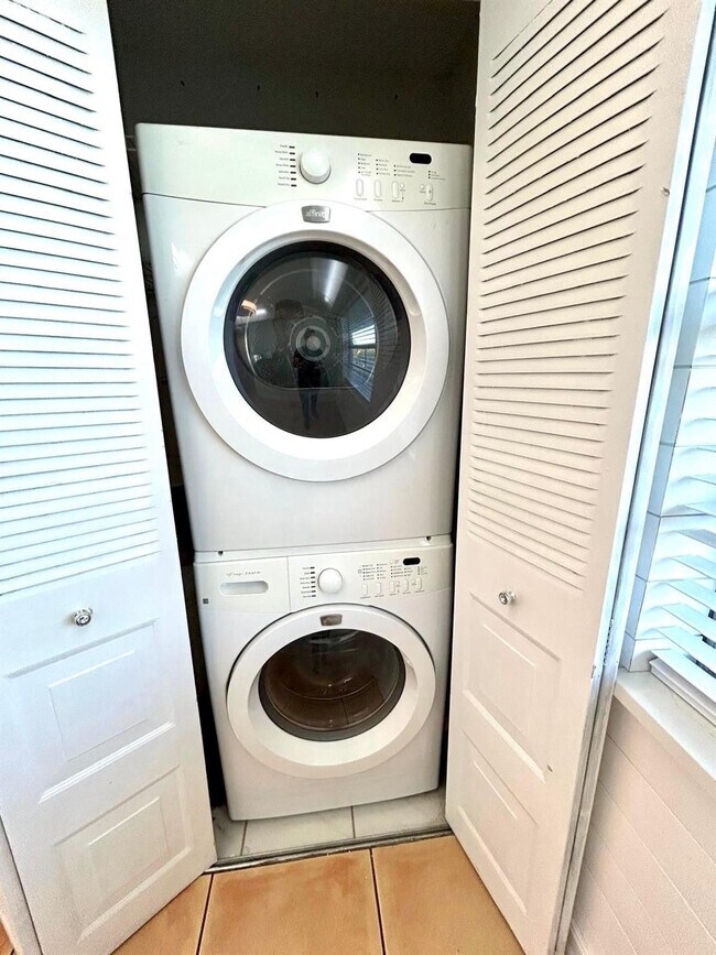 Building Photo - 7608 NW 18th St